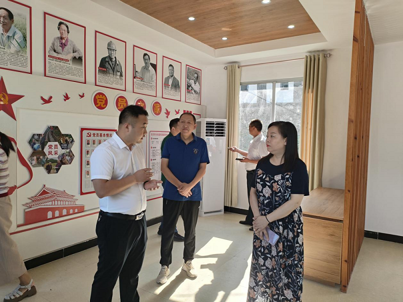 蒲茵到莲花村宣讲党的二十届三中全会精神并开展慰问